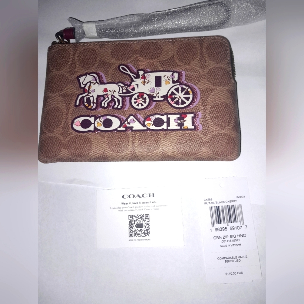 New Coach Horse and Carriage Wristlet In Sign Canvas NWT With hearts